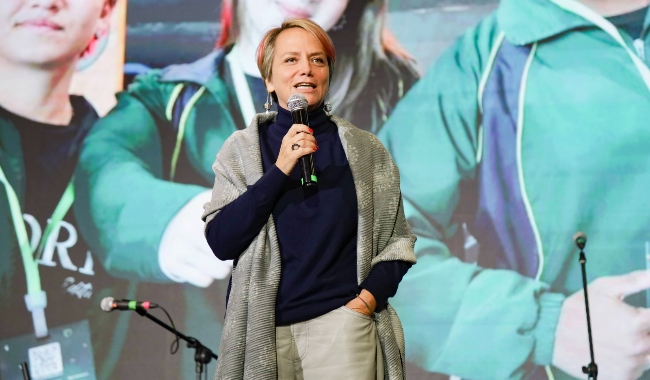 La secretaria de Educación de Bogotá, Isabel Segovia, alentó a los niños para que sean embajadores de la ciencia en sus colegios.