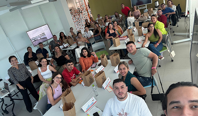 Estudiantes de movilidad en aula de clase 