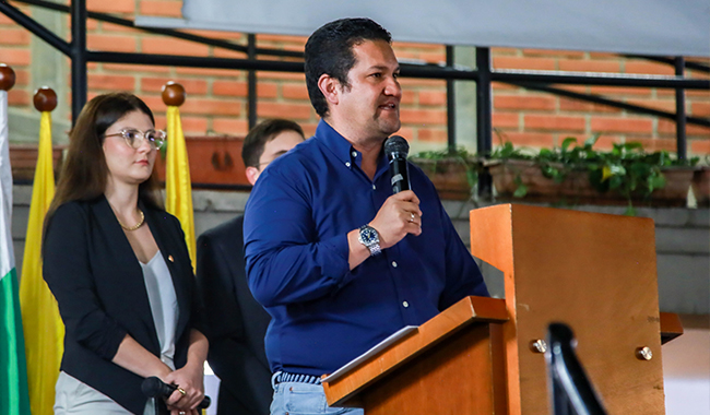 Delegado de la gobernación en su discurso en el Banquete del Millón. 