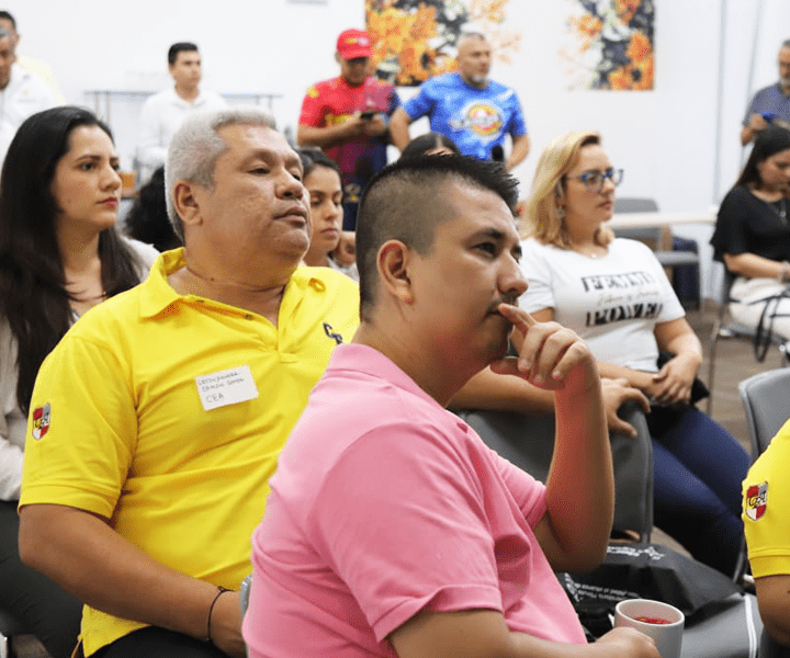 Asistentes al Taller de Liderazgo, organizado por la Rectoría Centro Sur en Neiva y Garzón.