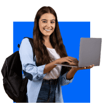 Estudiante feliz con computador