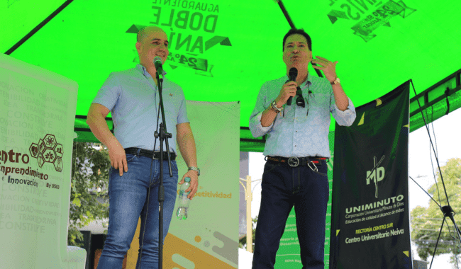 Representantes de UNIMINUTO Centro sur Feria de Emprendimiento Mujer