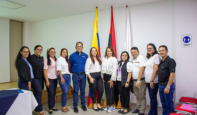 Docentes y administrativos conversaron con la Dra. Marelen Castillo