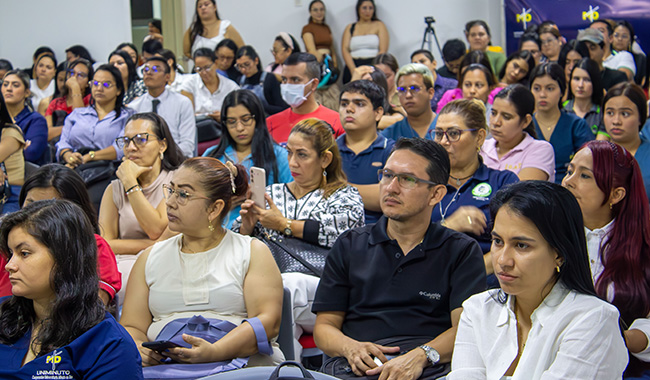 Estudiantes de pregrado, posgrado y docentes hicieron presencia en la charla