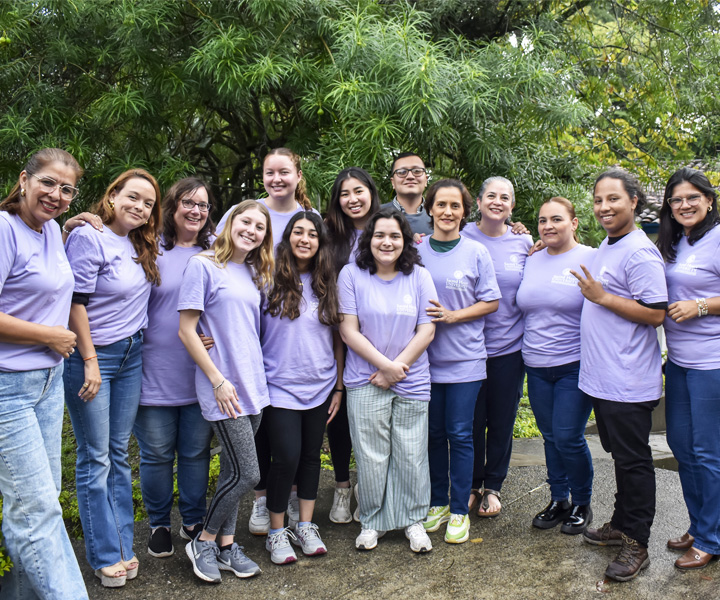Estudiantes y profesoras de la Sacred Heart University con colaboradores de UNIMINUTO Centro Sur