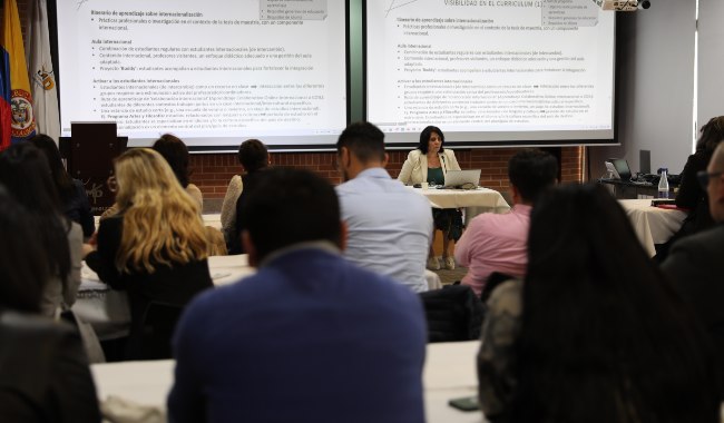 Foto de participantes al espacio