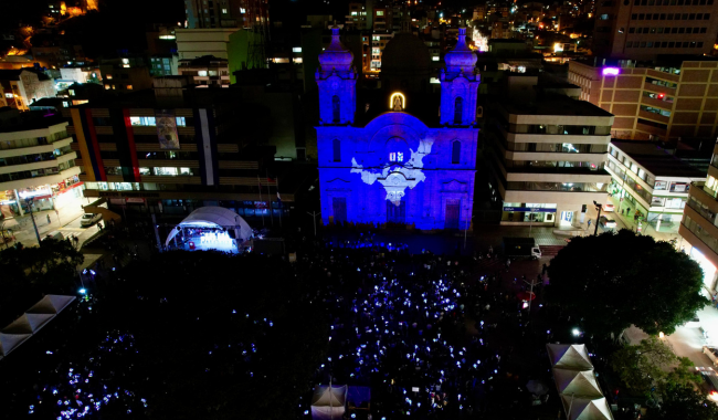 Catedral San Lorenzo con proyección de Boyacá
