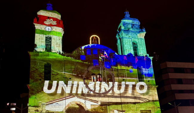 Catedral San Lorenzo con proyección de UNIMINUTO