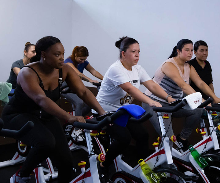 Usuarios en el gimnasio 