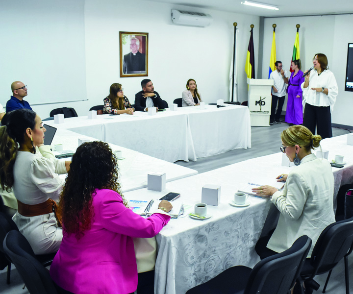 Líderes educativos de diferentes entidades en Región Siner-IA 3