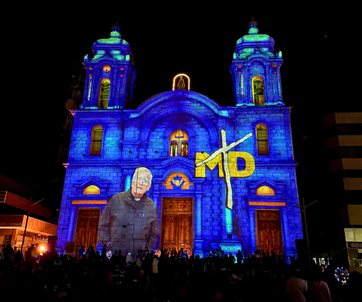 Plaza de Duitama frente a la iglesia 