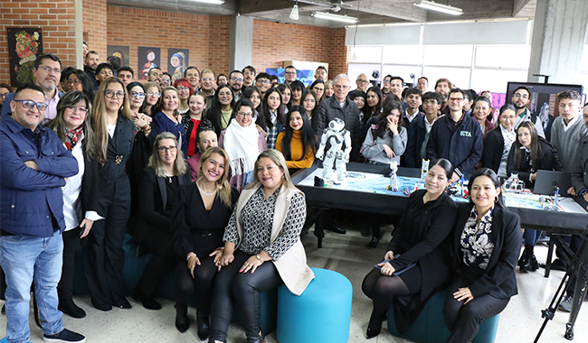 Participantes en la apertura del LivingLab