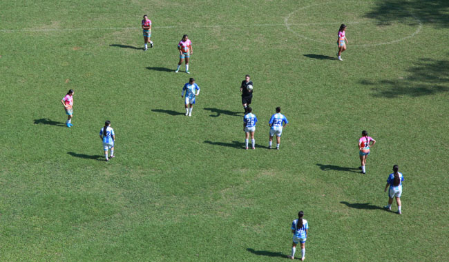 Jugadoras sub 17 disputando el torneo 