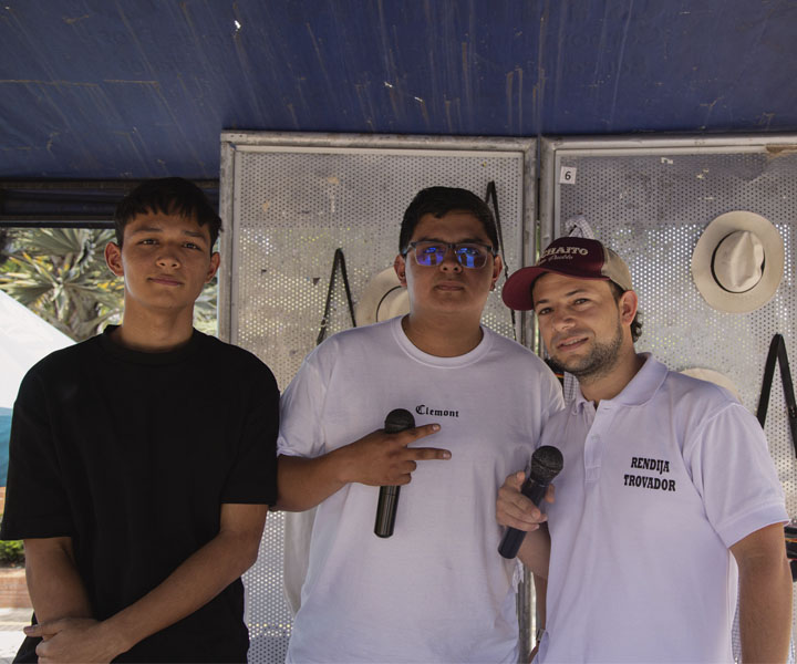 Participantes de la batalla Freestyle vs Trova