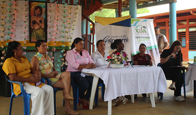 Ponentes mesa principal conversatorio "Sanemos los territorios: Miradas y narrativas de las mujeres en Mitú”