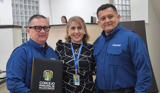 Directivos UNIMINUTO y funcionaria Concejo Municipal