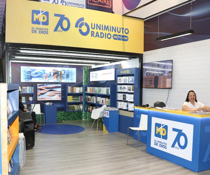 Foto stand UNIMINUTO en FILBo