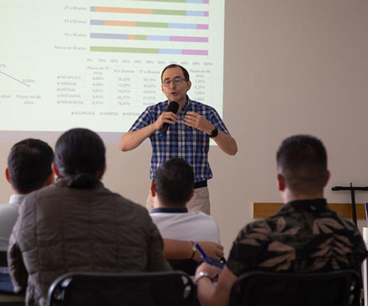 Conversatorios durante el encuentro 