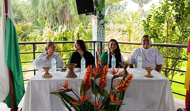 Mesa principal del lanzamiento