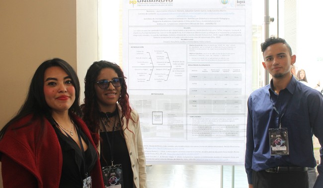 Estudiantes expositores en REDCOLSI