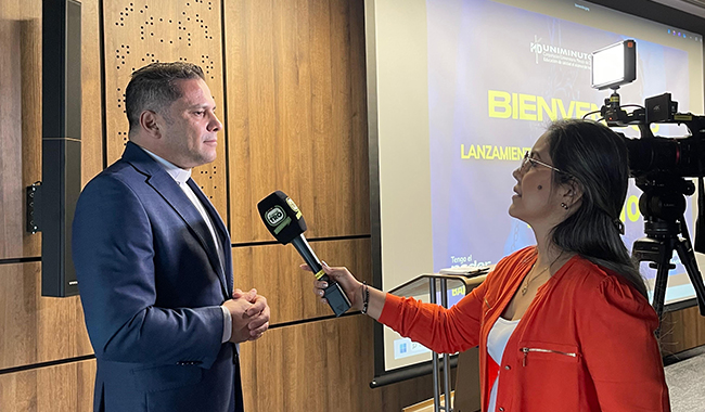 Entrevistas con medios de comunicación 