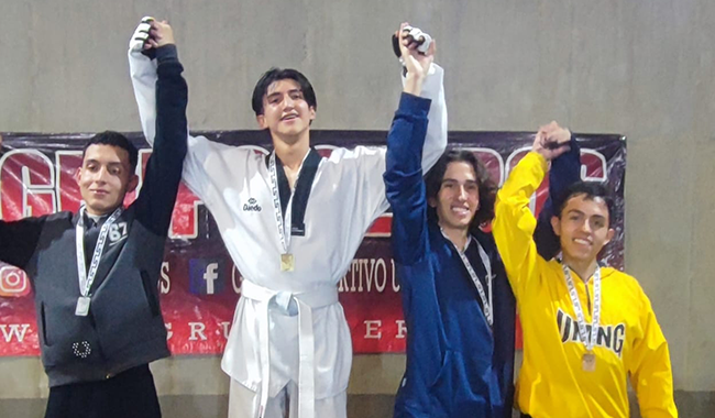 Pódium en primer lugar- Categoría -54 blancos ORO