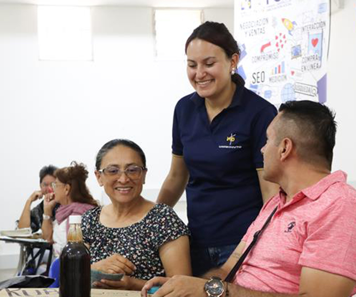 Participantes hombres y mujeres emprendedores del taller Emprendimiento a Otro Nivel