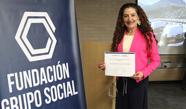 Graduada del diplomado con diploma