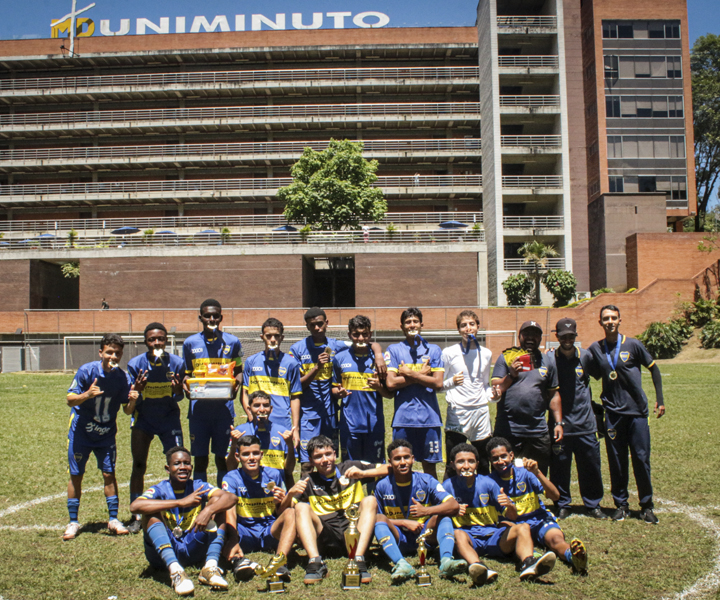 Jugadores de Boca celebrando el triunfo 