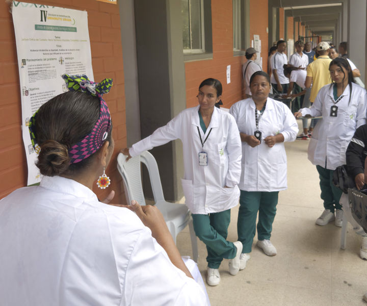 Exposición de algunos de los investigadores 