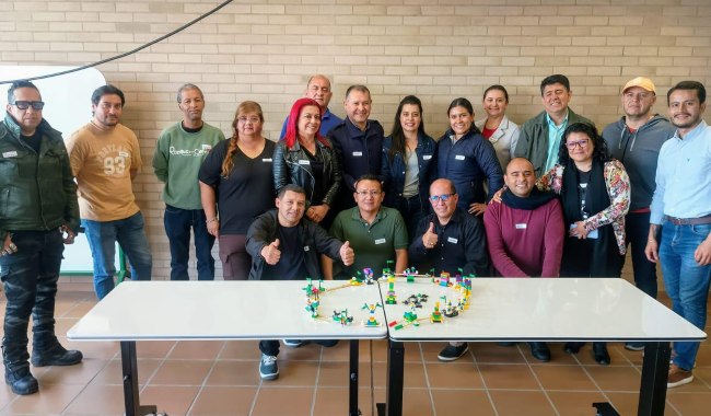 Grupo de profesores participantes de los talleres