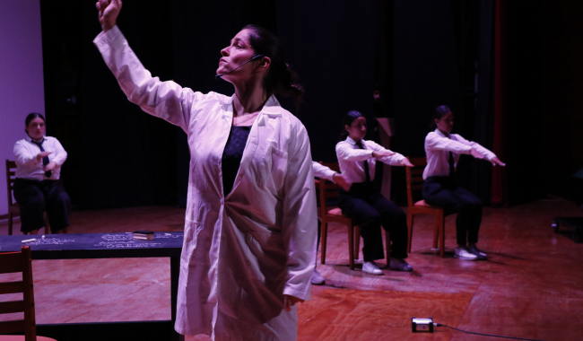 Grupo de integrantes performance