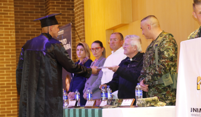 Entrega de certificados del Curso Habilidades Digitales