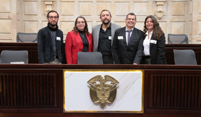 Profesores del CEDS junto a representante de la Fundación