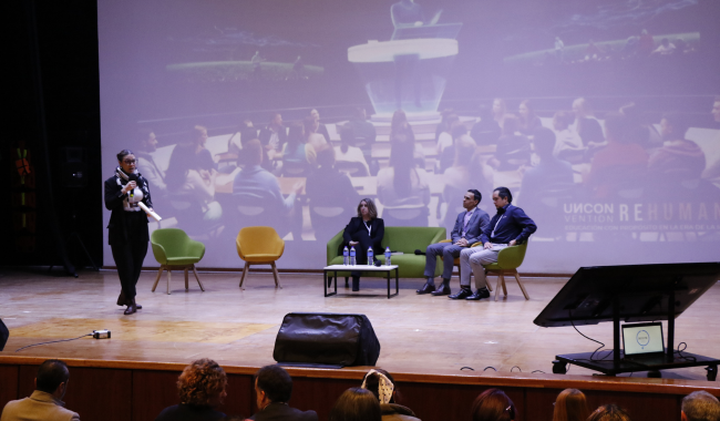 Destacados expertos dialogando en UnConvention ReHuman