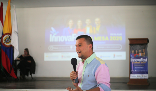 Dr. Víctor Hugo Londoño Aguirre, vicerrector de Operaciones y Éxito Estudiantil UNIMINUTO Cundinamarca - Boyacá