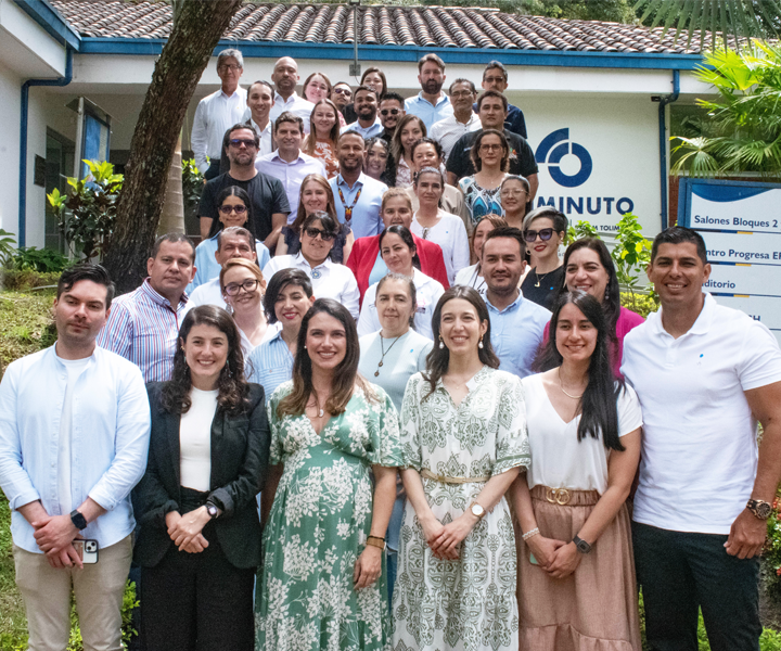 Asistentes y ponentes del LIVETAPLA 2025 en Ibagué