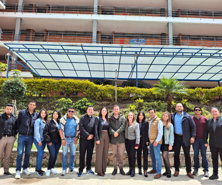 Primera Cohorte UNIMINUTO C.U. Duitama y directivos