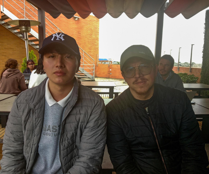 Santiago Ramírez, estudiante del programa de Filosofía y José Andrés Forero, docente 