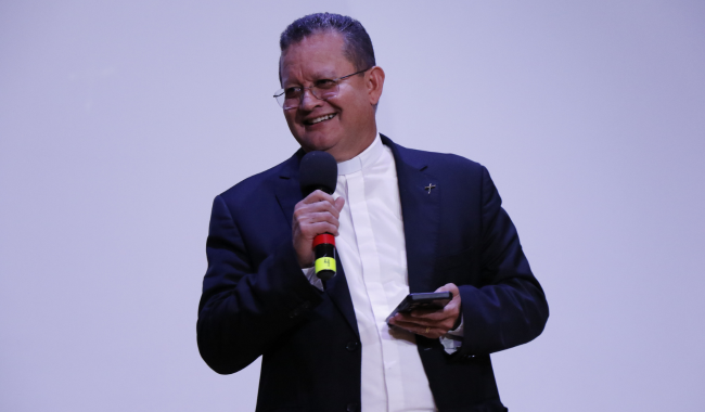 Padre Harold Castilla Devoz, rector de UNIMINUTO 