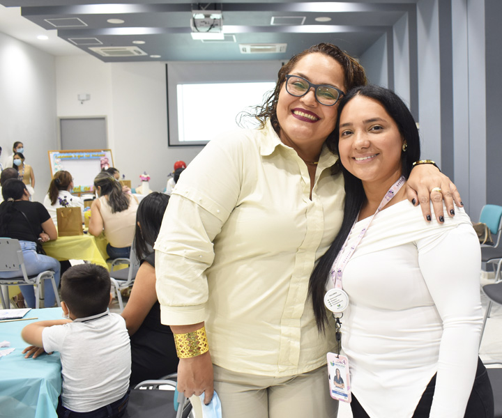 Natalia Cabezas y la coordinadora de programa Sandra Villamil