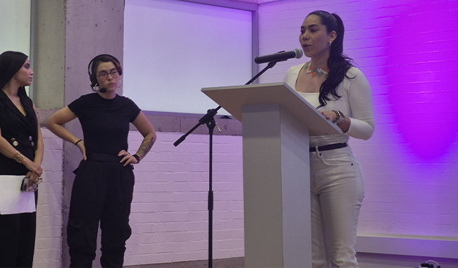 Viceministra de Transformación Digital del Ministerio TIC dando apertura al evento Colombia 4.0 en Villavicencio