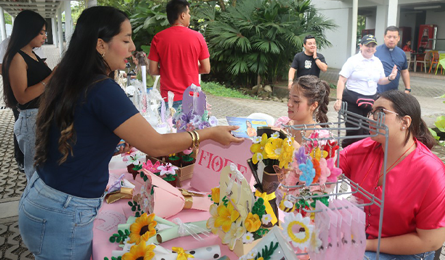 Participantes en la Feria UNIMINUTO Emprende 