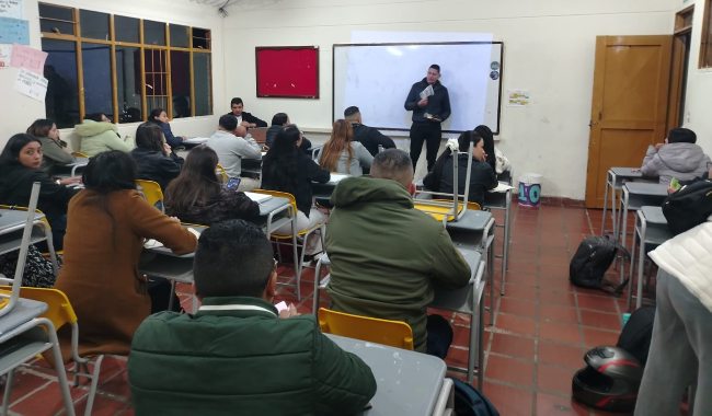 155 profesores hicieron parte de estos espacios