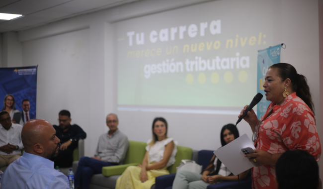 Coordinadora de la Escuela de Ciencias Empresariales. 