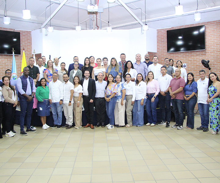 Alcaldes del Valle del Cauca reunidos en pro de la educación de la región en el CU Buga