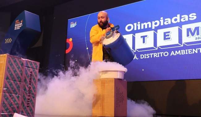 estudiantes finalistas en olimpiadas STEM 2025