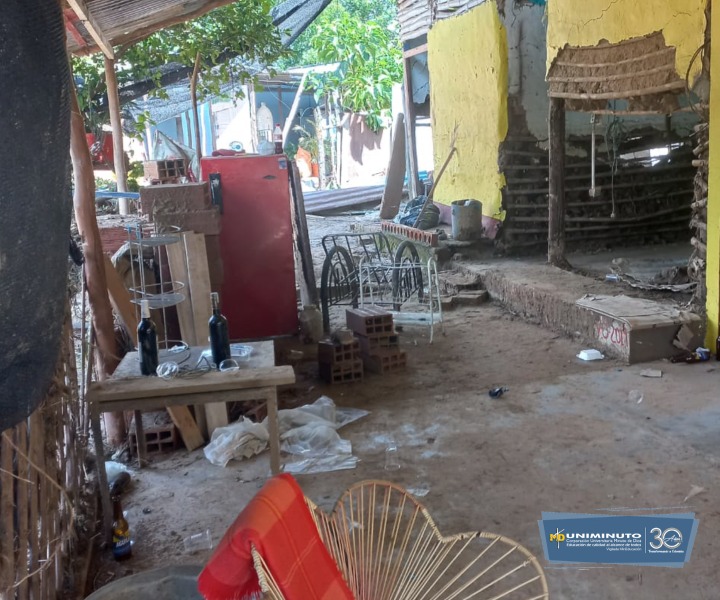 Casa en deterioro por las fuertes lluvias.