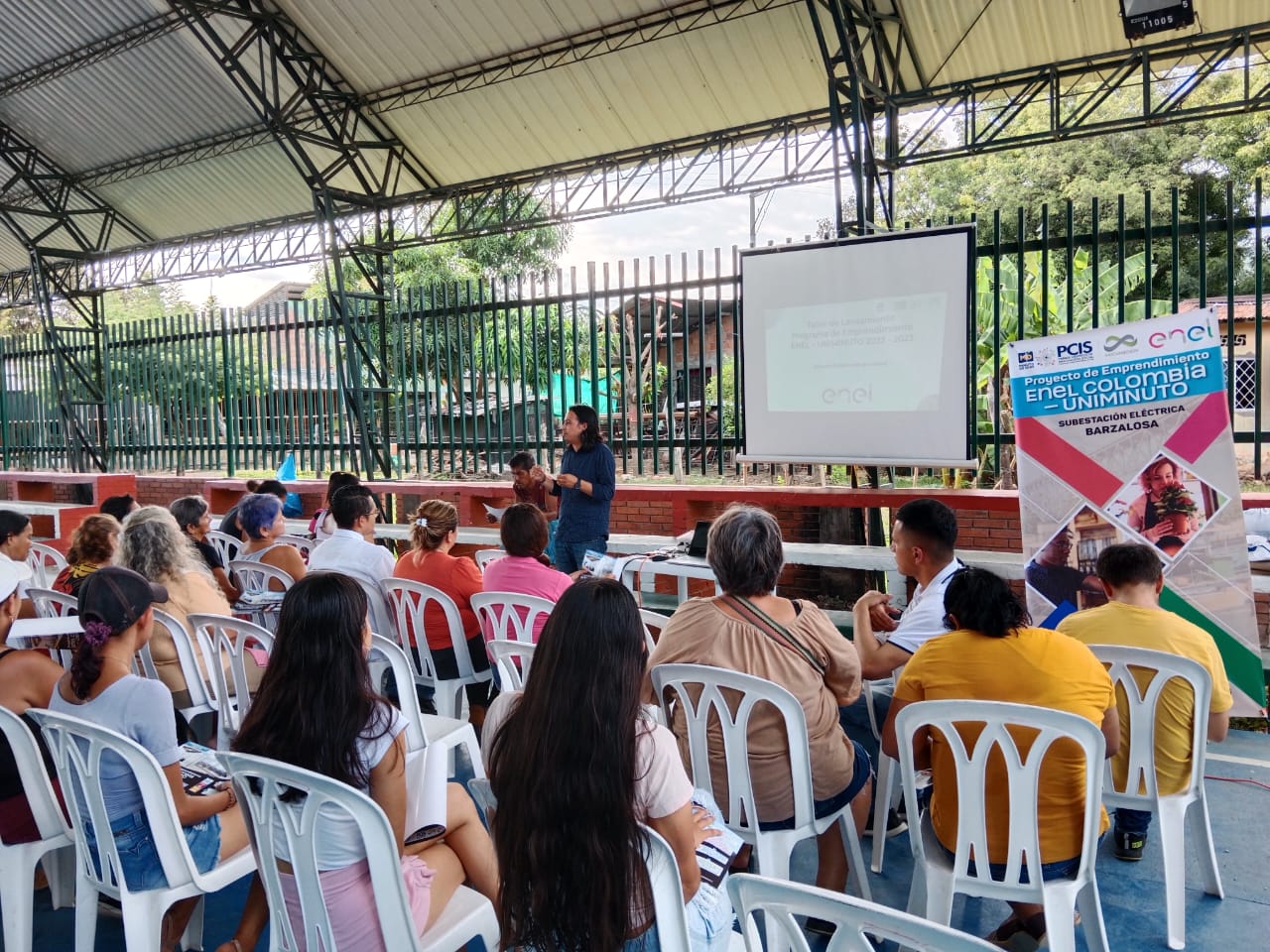 Socialización del proyecto emprendimiento Enel Colombia - UNIMINUTO por medio de InnovaRegión del PCIS, para la generación de oportunidades de crecimiento economico