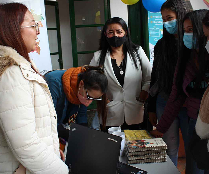 La Unidad de empleabilidad explica a la comunidad estudiantil el proceso para registrarse en la oficina  de empleo UNIMINUTO. 